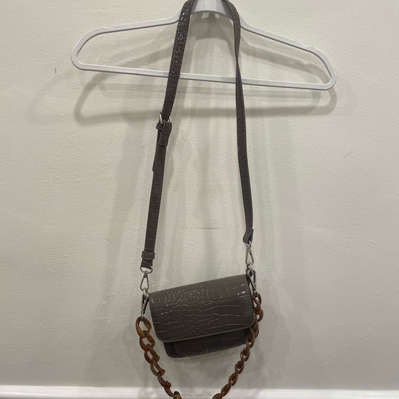 HVISK Cayman Mini Crossbody Bag Grey Embossed Bag With Extra Link Strap - Picture 4 of 10